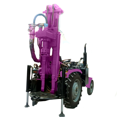 Máquina de perforación de pozos de agua montada en un tractor
