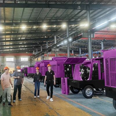 Compresor de aire de tornillo diésel portátil  de bajo ruido de 25 bar para minería