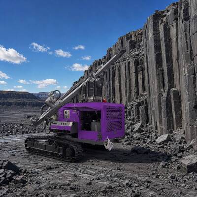 Equipo de perforación DTH para minería todoterreno con alta capacidad de escalada