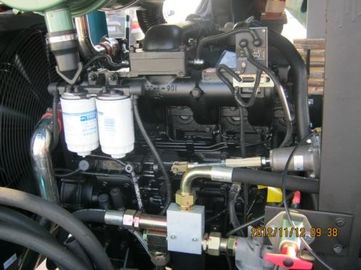 Presión de funcionamiento diesel de la barra del ahorro de la energía 10-25 del compresor de aire del tornillo de cuatro ruedas
